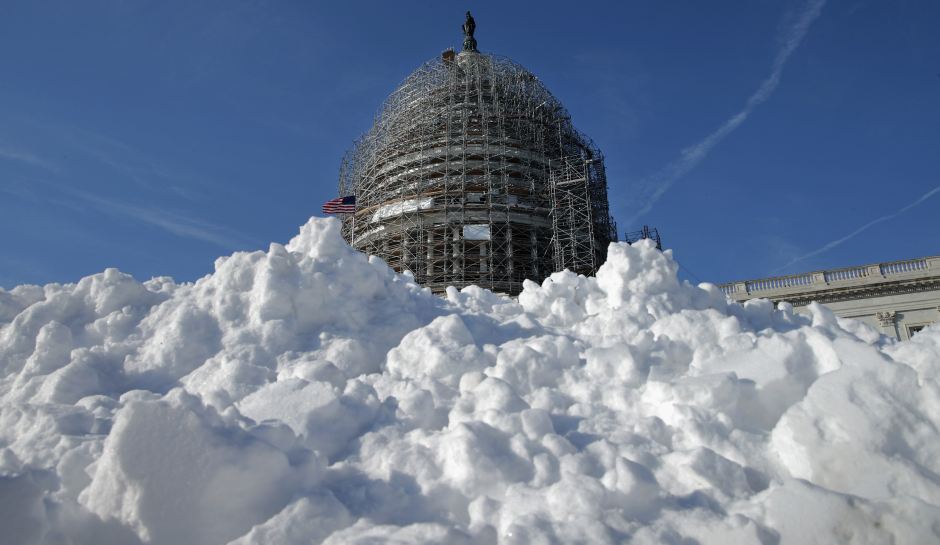 Winter Storm Jonas Travel Updates How To Find Flight Cancellations Road Closings And Metro Delays For 2016 Snowstorm