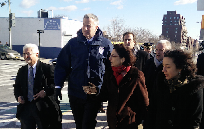 This morning Mayor Bill de Blasio toured the recently-redesigned Queens Boulevard with DOT Commissioner Polly Trottenberg