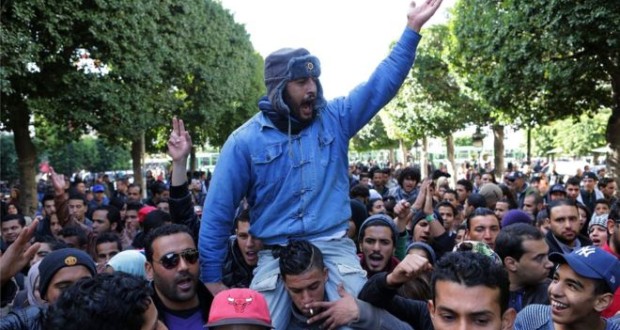 Police in Tunisia fire tear gas at protesters demanding employment