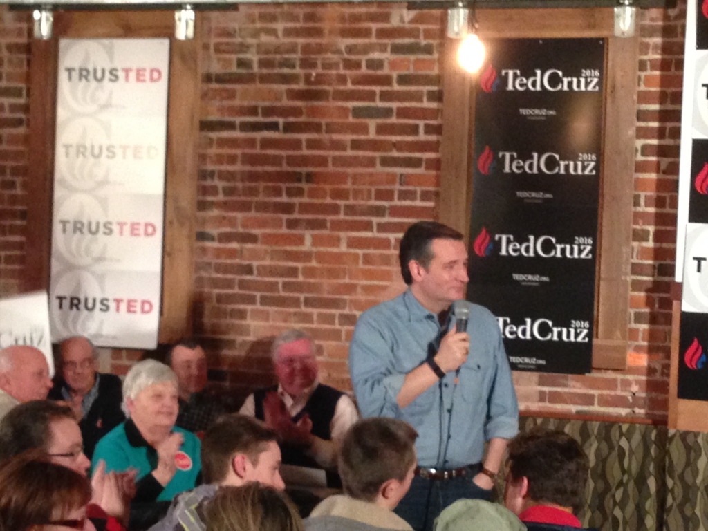 U.S. Sen. Ted Cruz campaigns in Milford NH