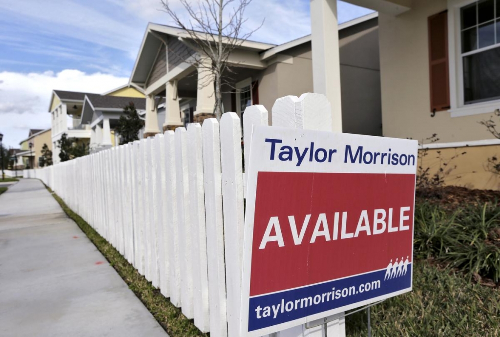 New home sales smash expectations, surge 10.8% in Dec.