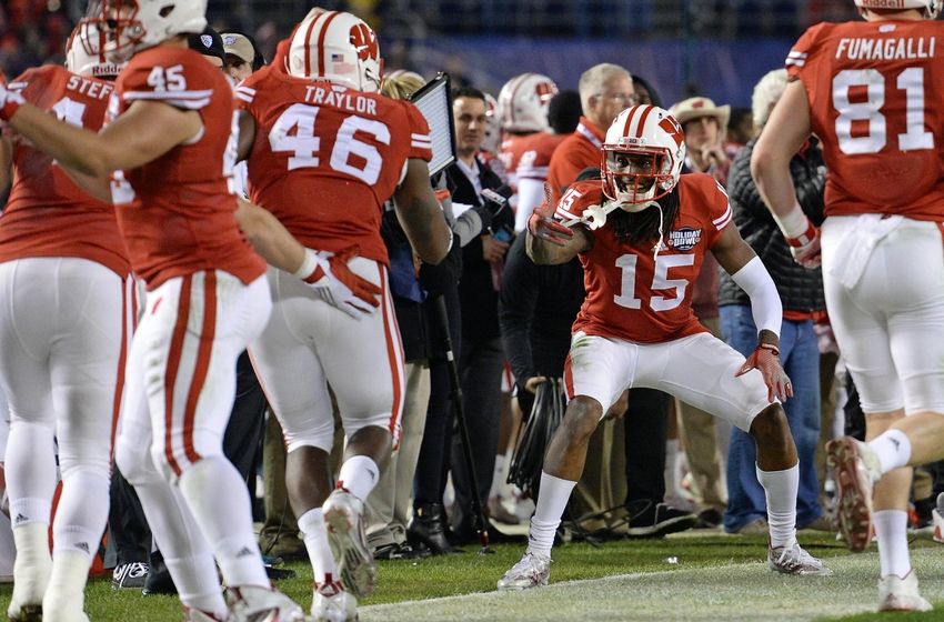 Wisconsin Football Badgers Defeat USC Trojans 23-21 in Holiday Bowl