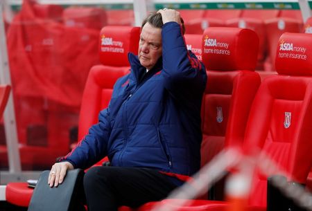 Louis van Gaal still aiming for Man United title despite current slump in form