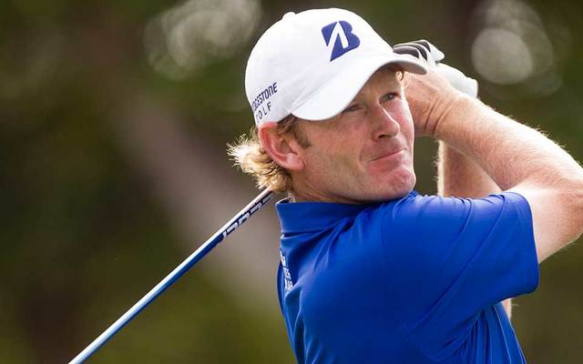 Brandt Snedeker follows his tee shot on the 1st hole of today’s Sony Open at Waialae. He shot a 65 to lead at-12 followed by Kevin Kisner at-11