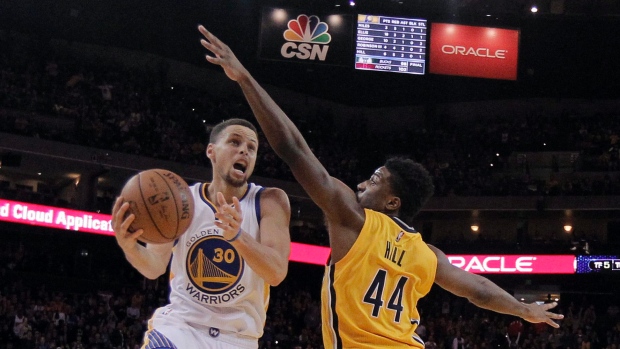 Warriors&#39 Stephen Curry and Pacers&#39 Solomon Hill