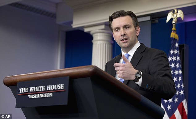 White House press secretary Josh Earnest pushed back on Thursday against former Republican vice-presidential candidate Sarah Palin's comments on domestic violence