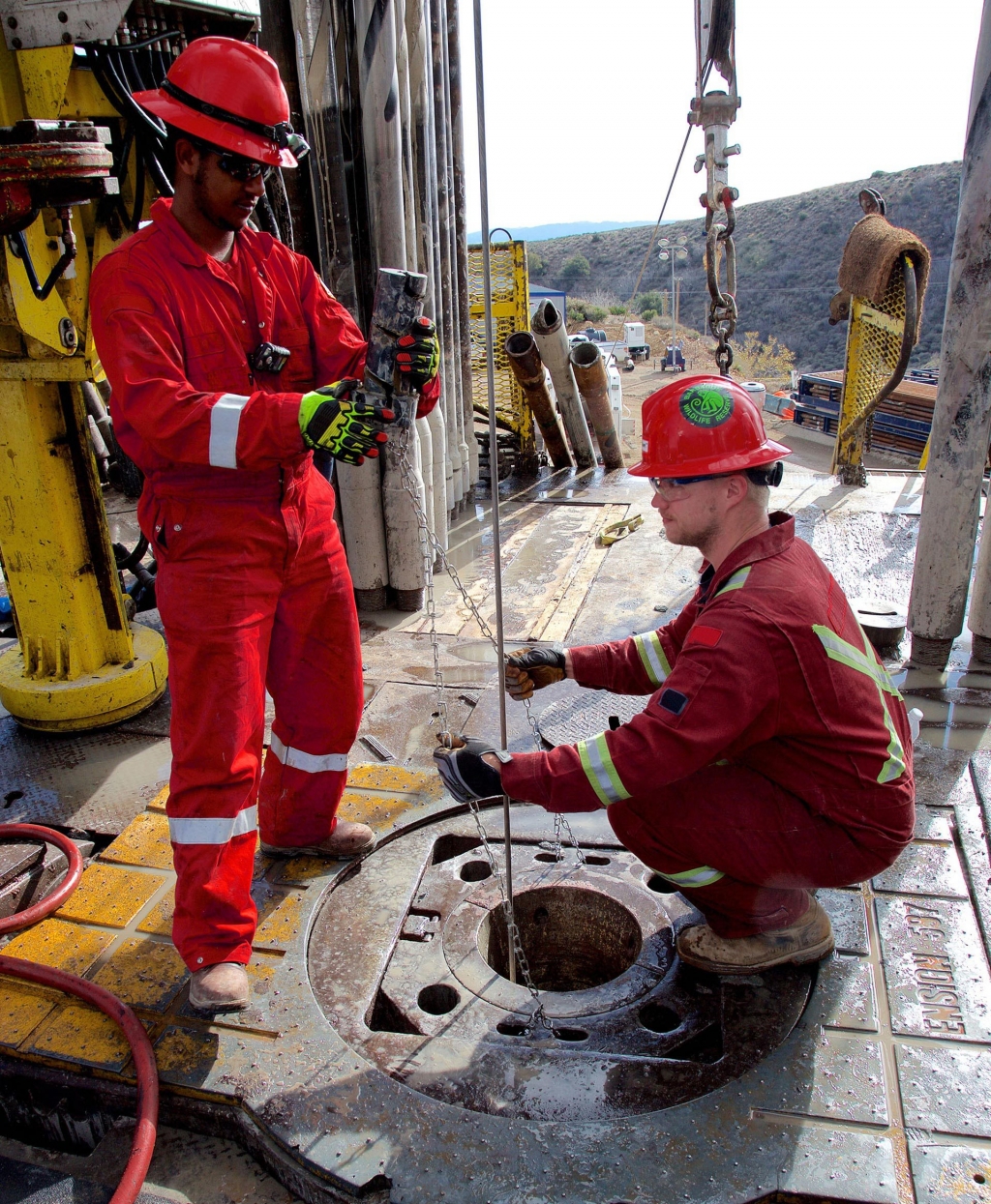 Workers on-site at a relief well SoCalGas is drilling to try and stop the leak at its Aliso Canyon Storage Facility