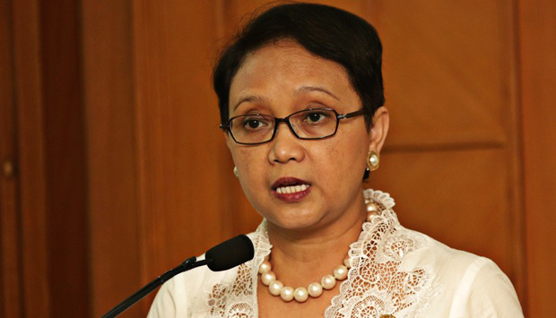 Gearing up Foreign Minister Retno LP Marsudi speaks during a press conference at the Foreign Affairs Ministry. The government and the EU have agreed to cooperate to help reduce ongoing tensions between Iran and Saudi Arabia