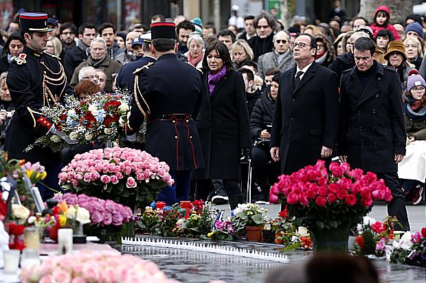 President François Holland laid a wreath in the Place de le Republique
Thomas Samson  AFP