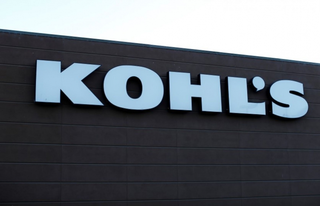 Kohl's cuts profit estimate as holiday quarter disappoints