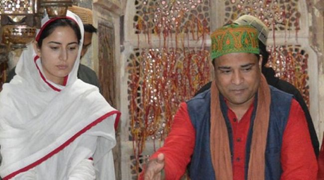 Katrina Kaif visits Salim Chishti dargah