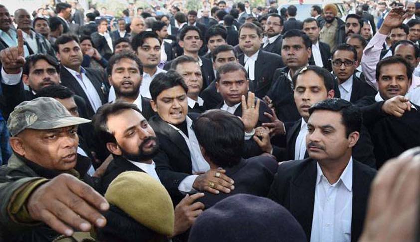 JNU- Pattiala House Court Attack-min