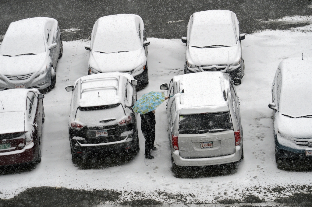 New England sees first serious snowfall of the season
