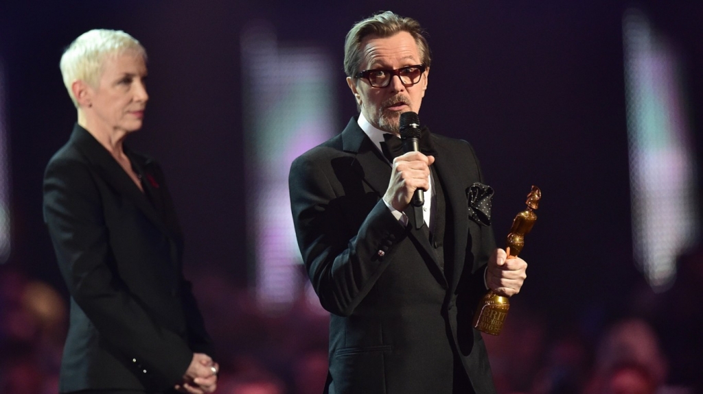 Brit Awards 2016 David Bowie tribute sees Gary Oldman Annie Lennox and Lorde on stage