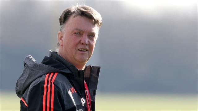 David de Gea and Chris Smalling miss training but Rojo and Valencia return