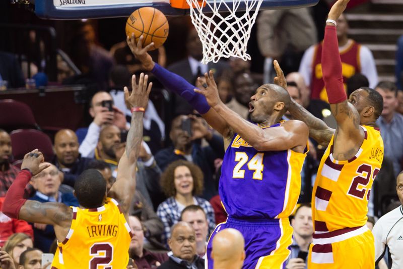 1 LeBron James Gets 'Very Emotional' Watching Kobe Bryant's Final Season