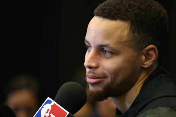 Weary Curry, Green And Thompson Arrive For All-Star Game