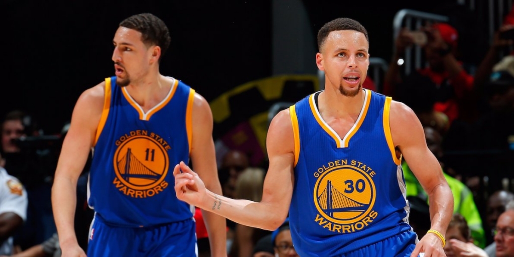 Curry, Leads Warriors Past Battling Heat, 118-112