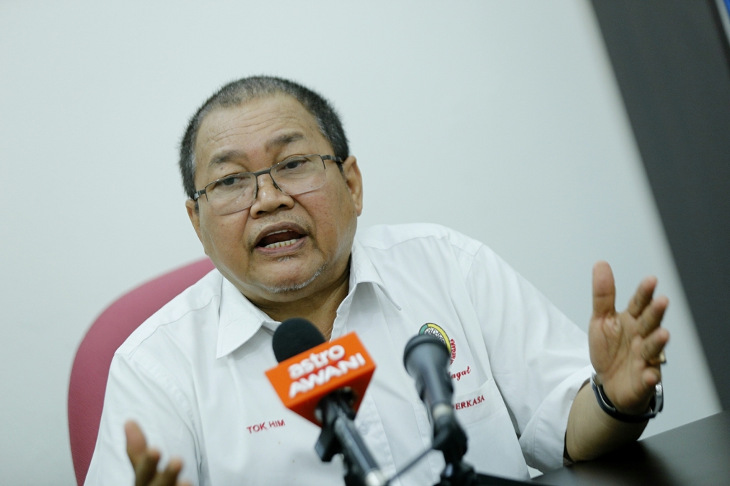 Datuk Ibrahim Ali says the move to freeze the recruitment of foreign workers can just be a ruse. – The Malaysian Insider file pic