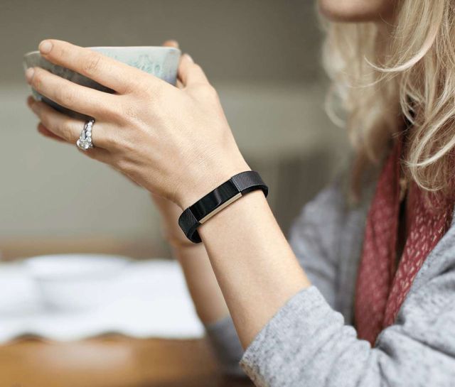 Hands-On With Fitbit's 'Most Fashionable Device Yet'