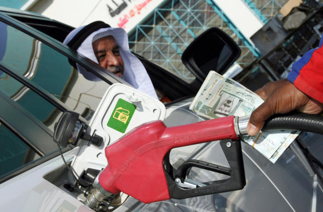 Forecasters predict cheap oil prices will lead to economic turmoil in Saudi Arabia in 2016