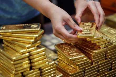 Gold shines through market uncertainty