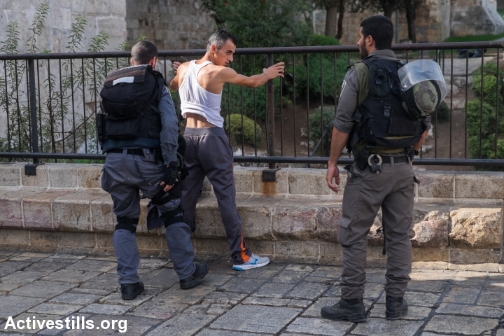 Israel set up checkpoints in the Palestinian neighbourhoods of east Jerusalem and mobilised hundreds of soldiers as a collective punishment after recen