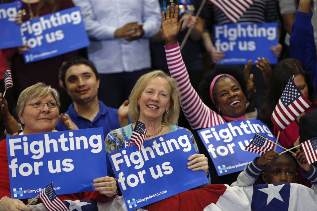 Hillary Clinton wins South Carolina Democratic primary, US networks report