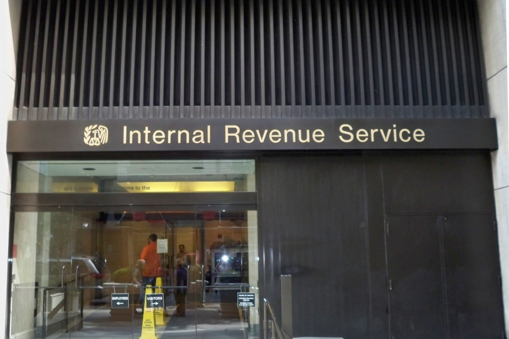 Federal site offers IRS scam reporting option