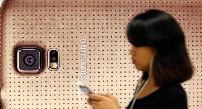 Samsung lines up 2 new smartphones to hit India next month