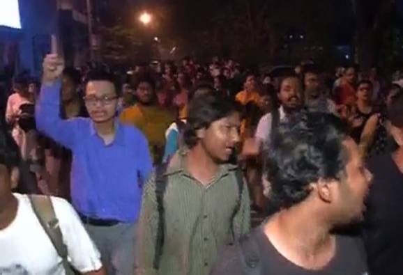 Tempers rise in Jadavpur as ABVP rally stopped from entering campus