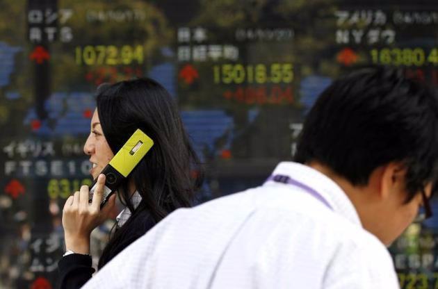 Asia shares bounce in early trade Monday, China looms large