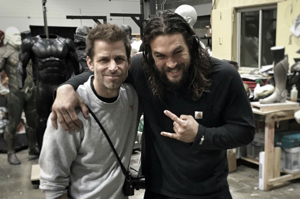 Zack Snyder teases the new Flash costume on Twitter