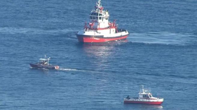 Coast Guard Rescues 2 Sailors From Grounded Boat Near Molokaʻi