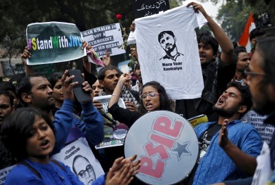 Lawyers clash with protesters in India over student's arrest