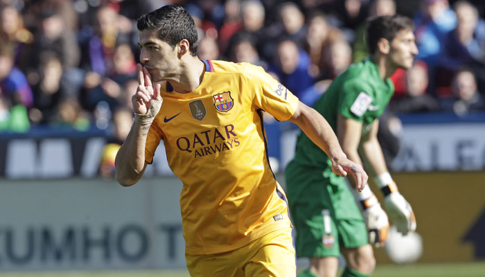 Suarez scores in Enrique's 100th game helps lethargic Barcelona equal unbeaten record