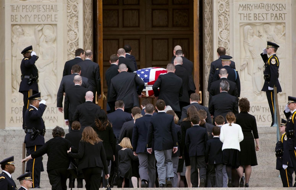 Image The casket containing the late Supreme Court Associate Justice Antonin Scalia