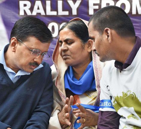 Delhi Chief Minister Arvind Kejriwal with Rohith Vemula's mother Radhika and brother during a protest rally to seek justice for the Dalit