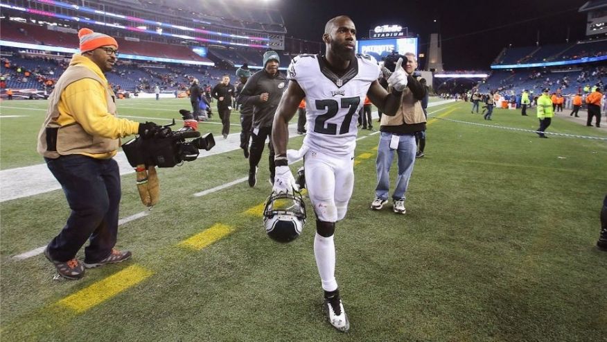 FOXBORO MA- DECEMBER 06 Malcolm Jenkins #27 of the Philadelphia Eagles exits the field after the game between the New England Patriots and the Philadelphia Eagles at Gillette Stadium