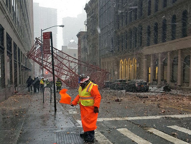 At least 1 dead, 2 injured in massive crane collapse in New York City