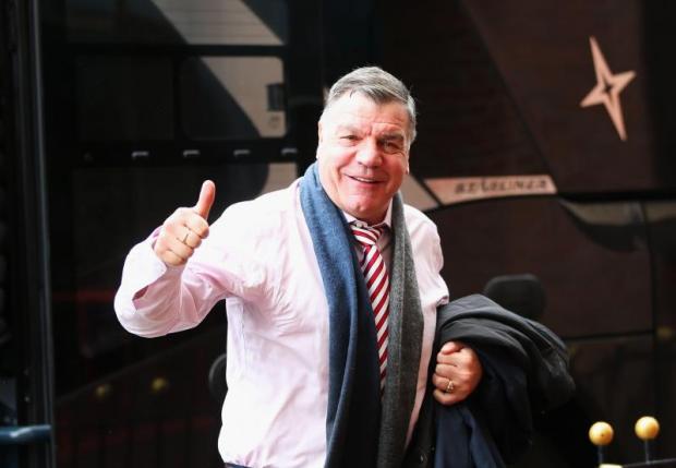 Sam Allardyce hopes 'really good performance&#039 against Manchester United will 'lift Sunderland's confidence brilliantly&#039