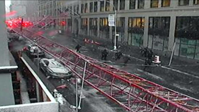 Major crane collapse reported in New York, at least 2 hurt