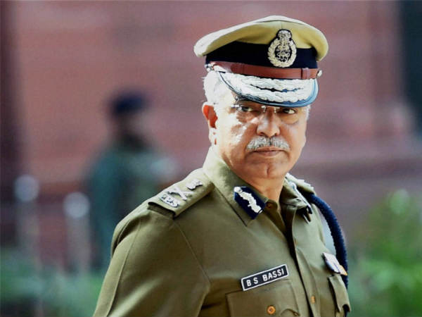 Bassi at it again, wants stricter sedition law