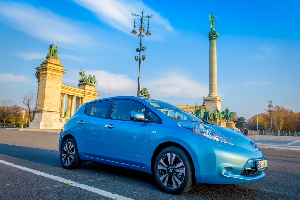 2016 Nissan LEAF