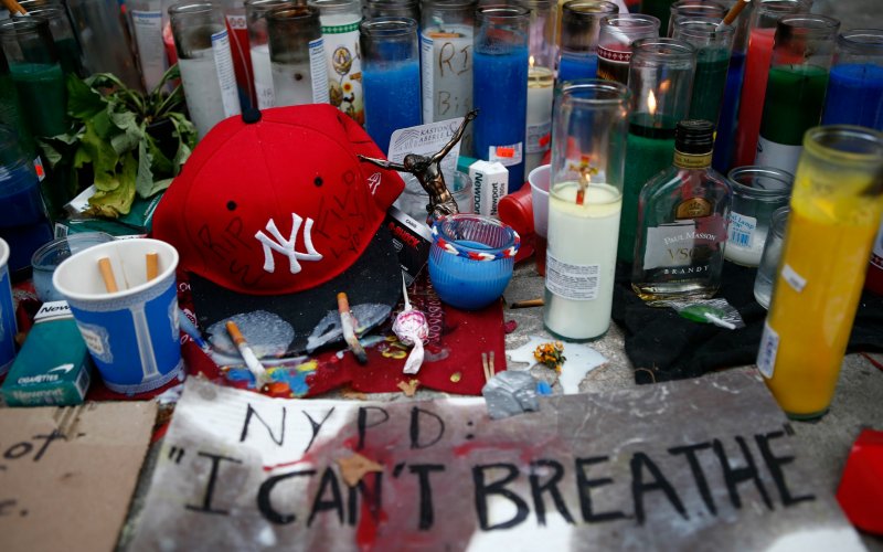 Garner who was suspected of selling untaxed cigarettes died after New York police put him in a chokehold. The cause of Garner's death is still being determine