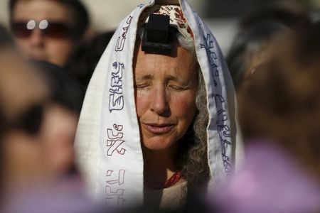 Israel approves mixed-sex Jewish prayer site at Western Wall