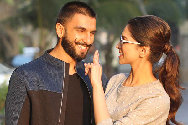 Ranveer Singh in Toronto to spend Valentine's weekend with Deepika Padukone