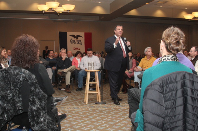 Republican presidential candidate New Jersey Gov. Chris Christie speaks at a town hall meeting at the Rogalski Center