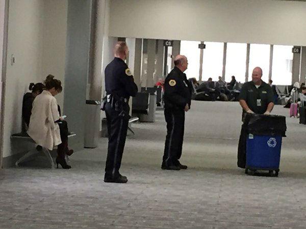 Sarah Palin and her daughter Willow wait to fly back to Alaska Andrew Buncombe