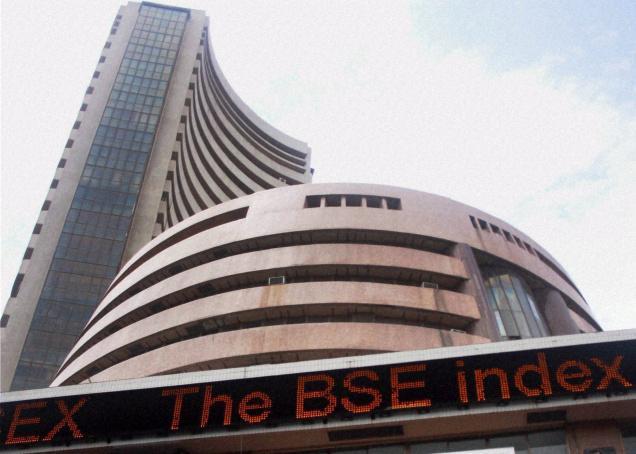 BusinessNews: Sensex gains 400 points to regain 23000-mark in early trade, Nifty reclaims 7100-mark